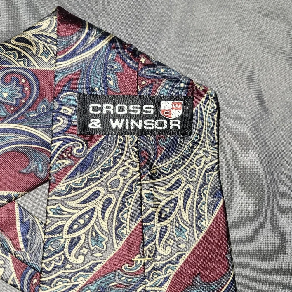 Cross & Windsor Mens Neck Tie Blue Red 100% Silk Classic Hand Made Dominican